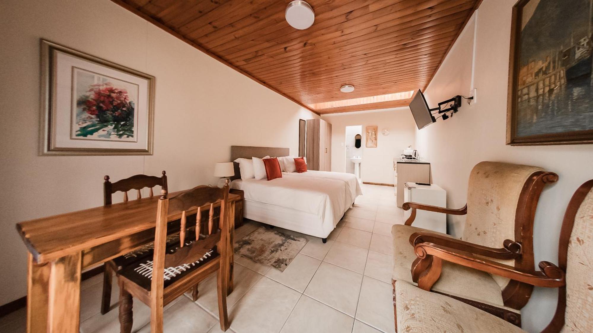 Dolliwarie Guesthouse ปาโรว์ ภายนอก รูปภาพ
