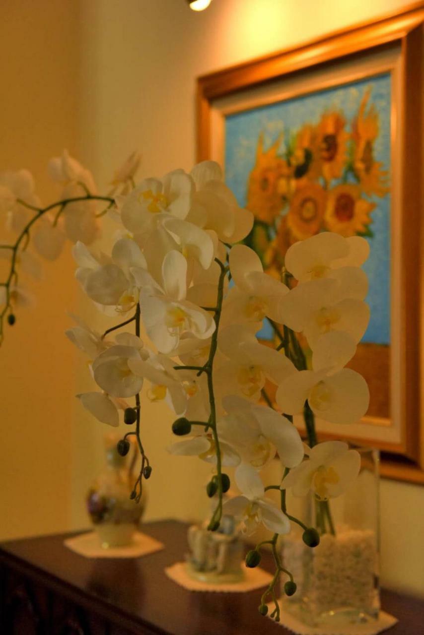 Dolliwarie Guesthouse ปาโรว์ ภายนอก รูปภาพ